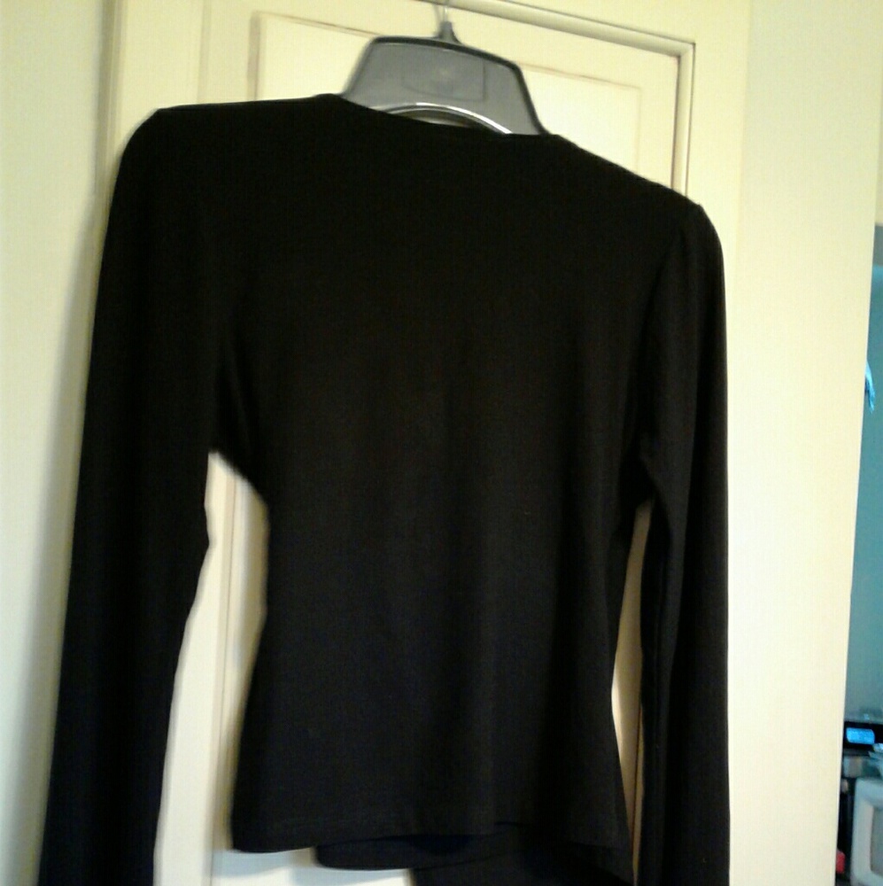 Woman's Top - Picture 5 of 5